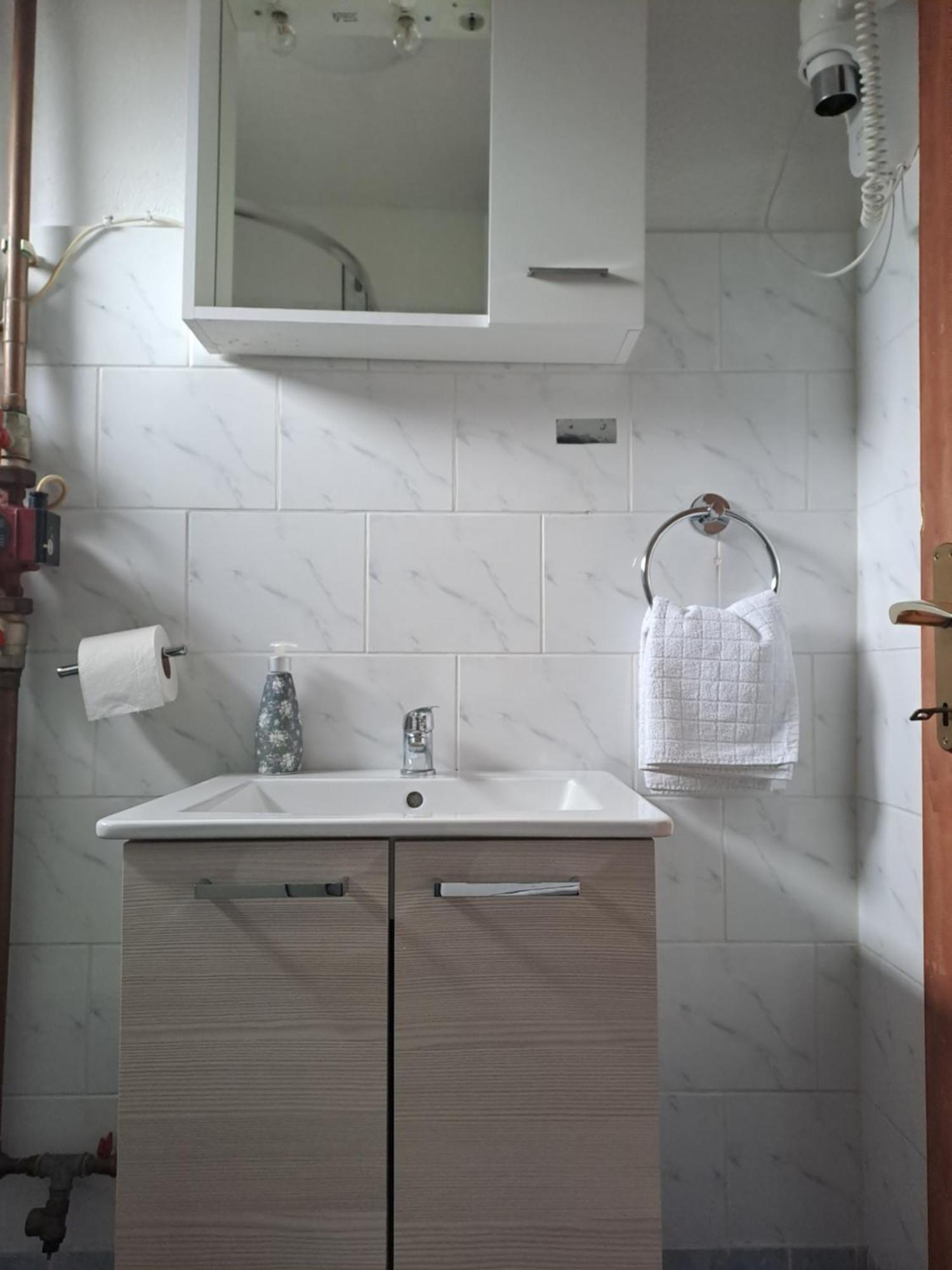 Guesthouse Andrea Poljanak Zewnętrze zdjęcie